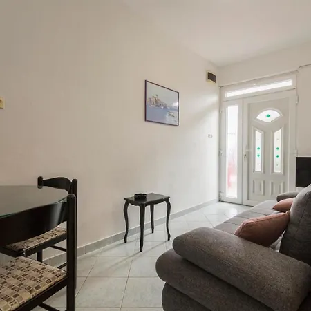 Ground Floor With Patio Zanki * Komiza