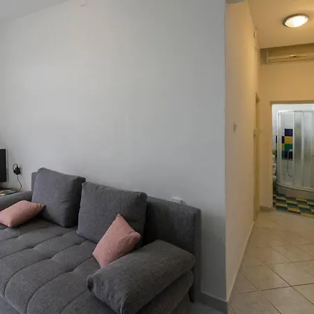 Ground Floor With Patio Zanki Apartment